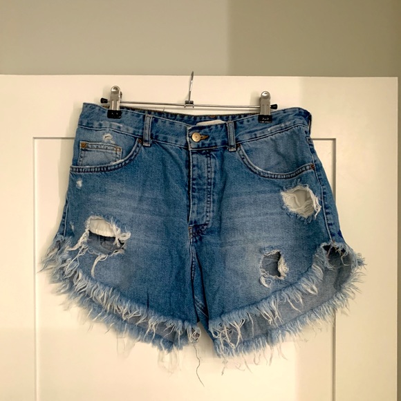 Zara high waisted distressed demon shorts - Picture 1 of 4